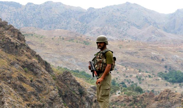 Pakistan Builds Fence on Afghan Border